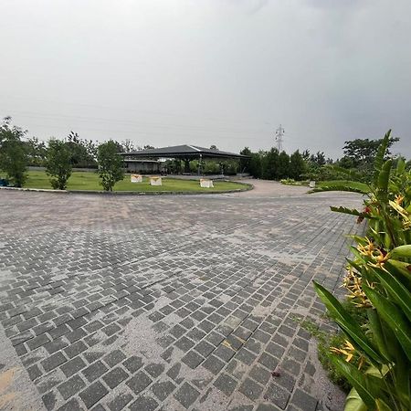 White Lake Resort Bilikere Экстерьер фото