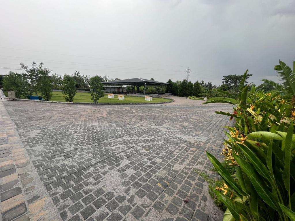 White Lake Resort Bilikere Экстерьер фото