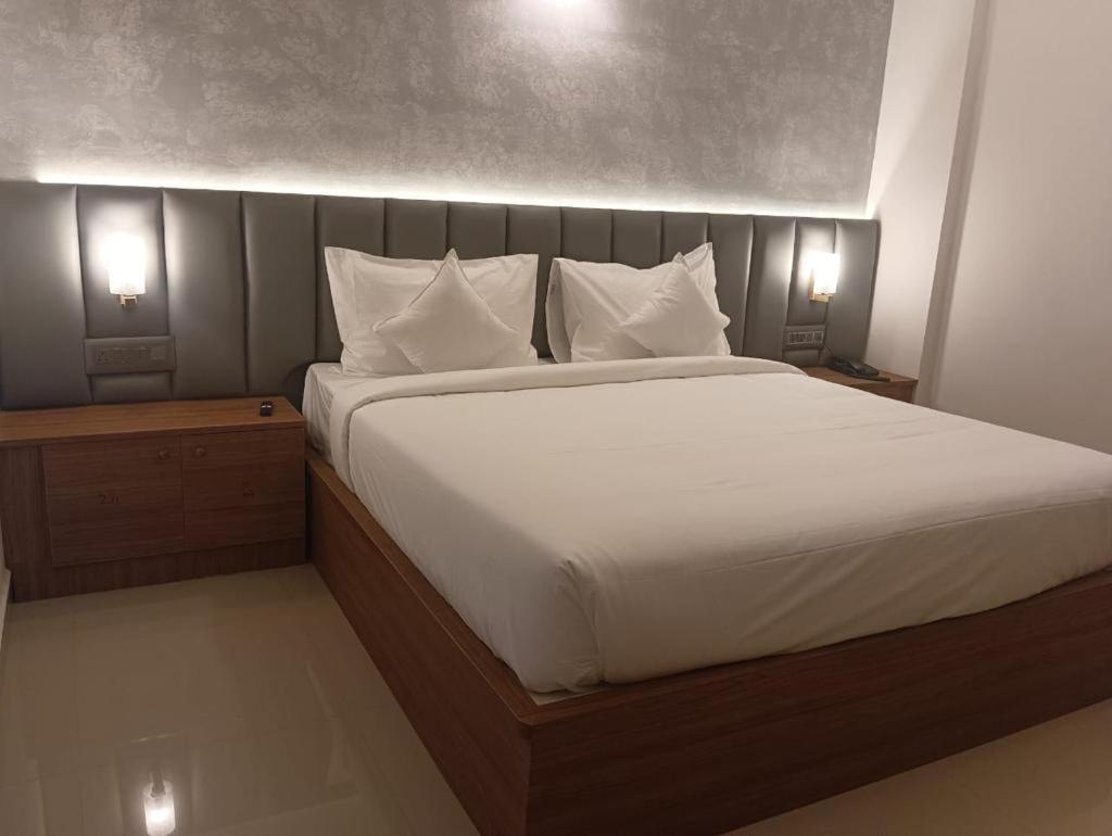White Lake Resort Bilikere Экстерьер фото