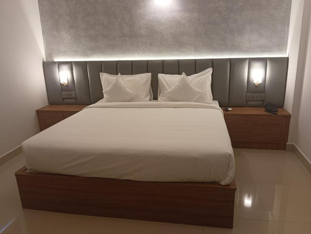 White Lake Resort Bilikere Экстерьер фото
